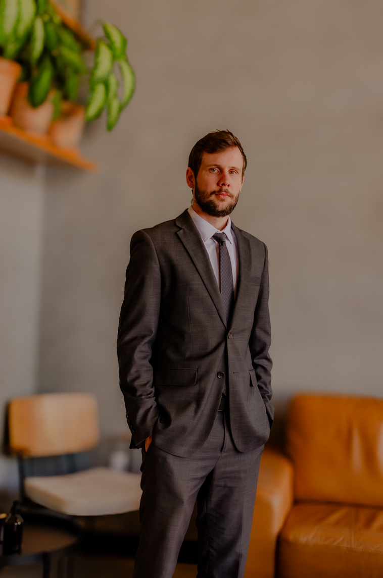 André William Feix · Advogado